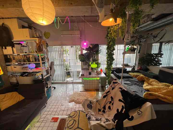 珍しく横型です。部屋の全体感をお伝えしてみたかったんですが難しい。整頓と混沌を目指してます。
#賃貸インテリア #ワンルーム #観葉植物 #リノベーション #バルコニー #IKEA #diy #cozy 