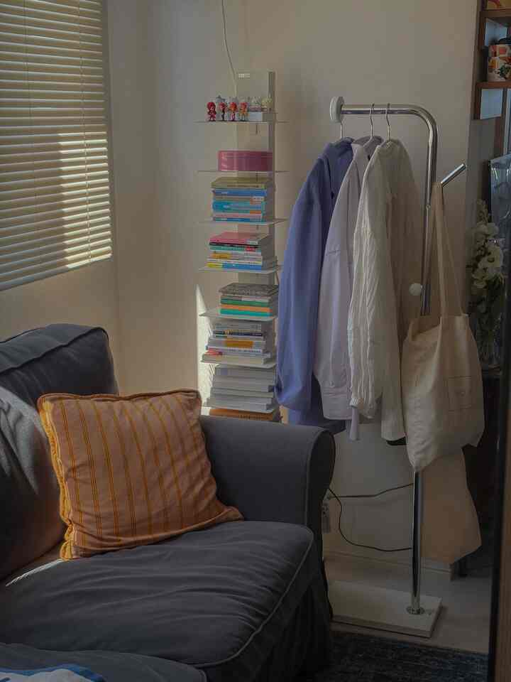 魅せる収納アイテムたち🫶🏻💗

狭めのお部屋でも奥行きを残すことで
圧迫感を抑えることができます◎

#収納
#ハンガーラック
#ソファー
#カフェコーナー
#読書スペース