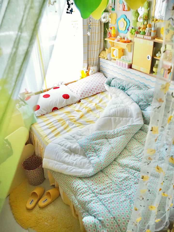 ちょっと雰囲気変えたくて、新しい枕カバーをゲットしました✌️ 最近ドットにハマってるので、ポルカドット柄の❤️‍🔥

#カラフルインテリア #韓国インテリア #ポルカドット #カラフル雑貨 #ベッドルーム #Ohouse初夏準備