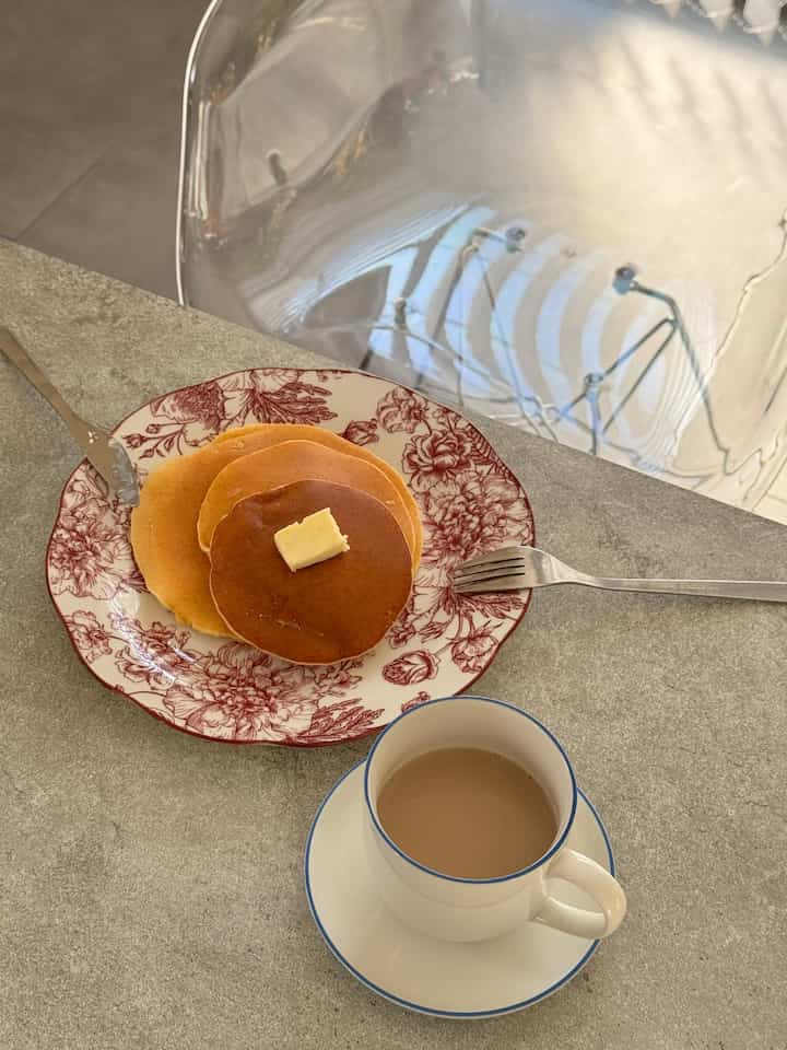 グレーのテーブルもこう見ると可愛いかったな🥞

#ikeajapan #賃貸インテリア #グレーインテリア