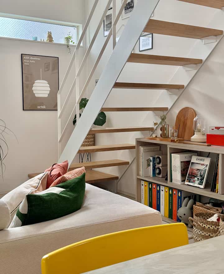 ダイニングから📷
クッションカバーにグリーンを足したら部屋の印象が少し変わりました🌿


#ohouse初夏準備 #artek #ikea