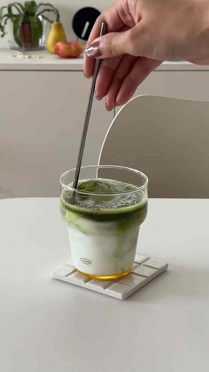 I love latte art, but as the weather gets warmer, I crave iced drinks 🍵
I want to try making lots of iced lattes. Today I made a matcha latte 🤍
⁡
I love latte art, but iced drinks hit differently this season 🍵
Tried making an iced matcha latte today 🤍
⁡
#matchalatte #アイスラテ #ラテアート #おうちカフェ #matchalatte