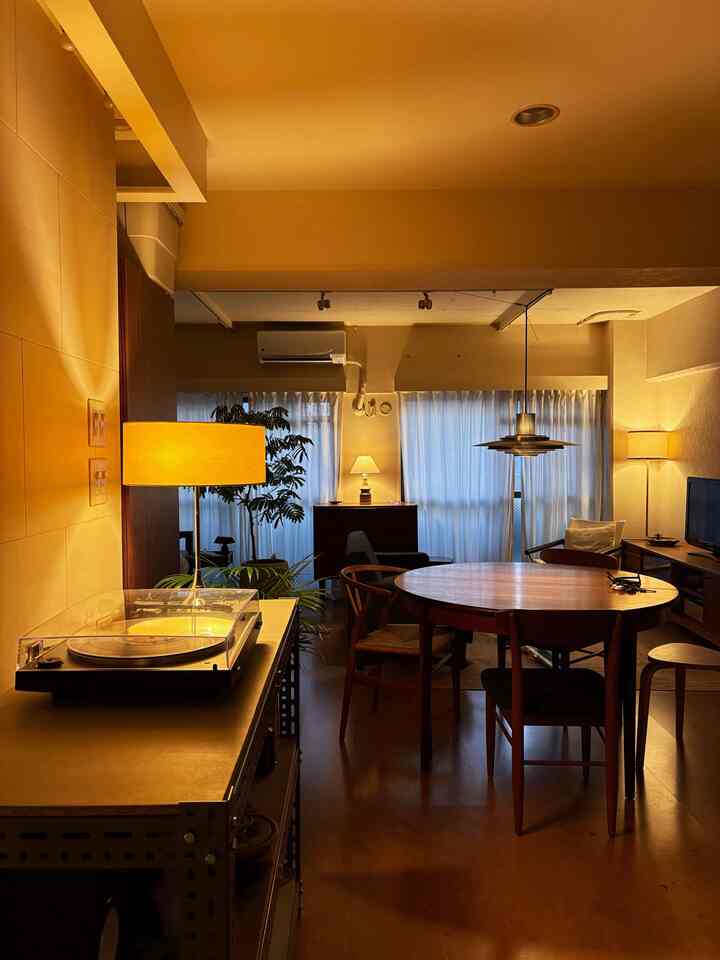 新たしい照明を購入💡！
めちゃくちゃ好みの雰囲気に近づいた 
#照明 #ダイニング 