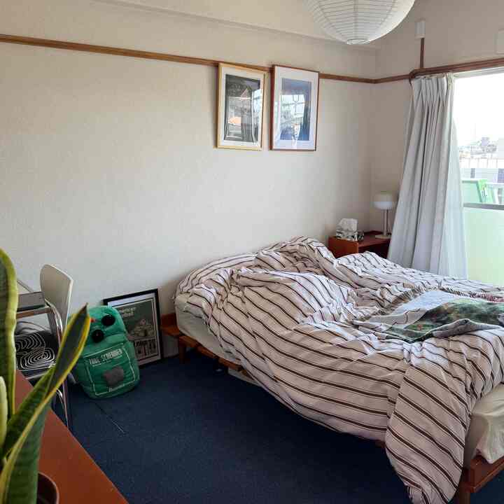 久々寝室🛏️

やっぱり壁が寂しいのでどうにか整えたい！
ポストカード貼り直そうかなあ

#2LDK
#ダブルベッド
#二人暮らし
#北欧インテリア