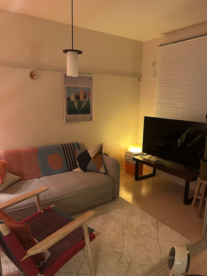 Still experimenting with the layout!

#interior #roomtour #midcentury #BauhausJapan #vintagefurniture #Artek #IKEA #lightroom #70B #sempre #Vitra