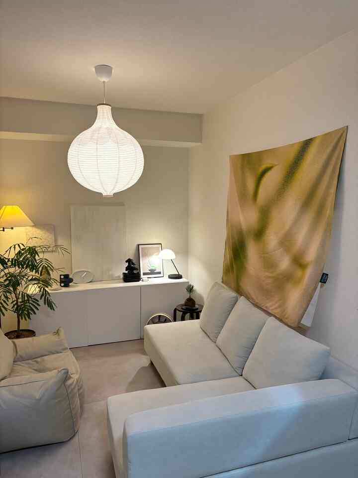 VODMのカーテンが可愛すぎました🍃✨

シンプルだったお部屋にOhouseで選んだアイテムが増えて新鮮さが感じられるお部屋に☺️

#模様替え #韓国インテリア #シンプルモダン #14畳LDK #賃貸 #ふたり暮らし #Ohouseで模様替え #VODM #ファブリック #カーテン

