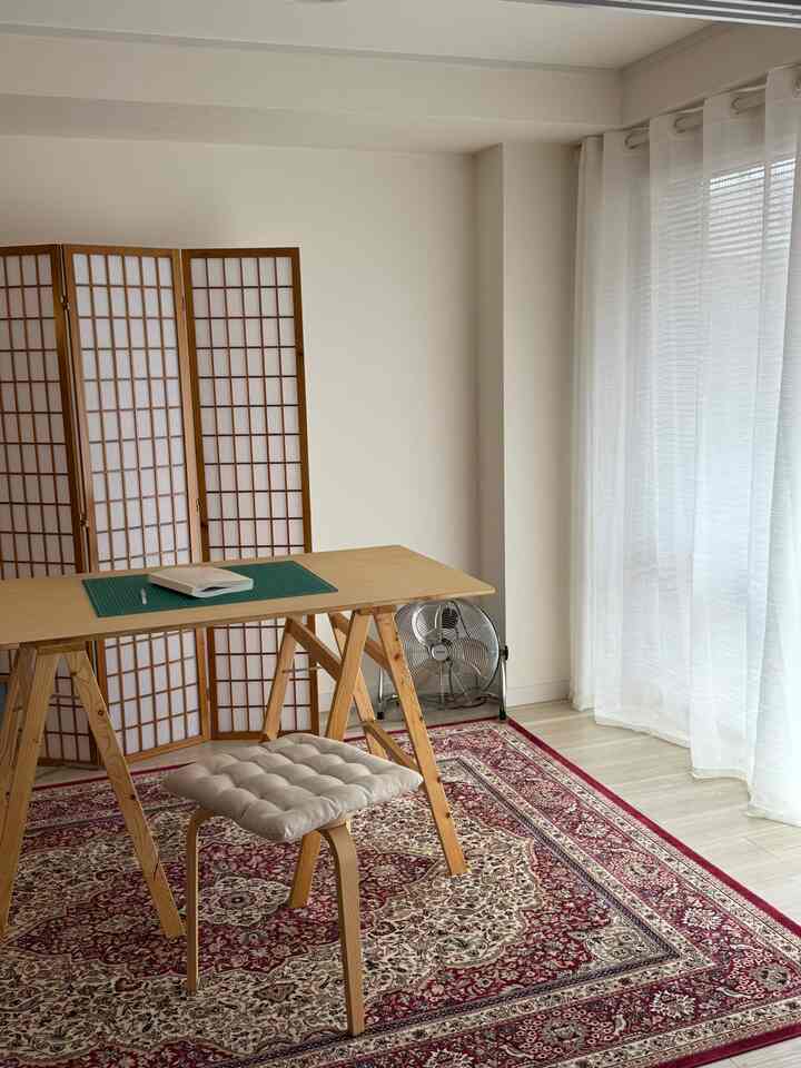 ブラインドの前にレースカーテン入れてから部屋のやさしさが増えた気がする。
#和モダン