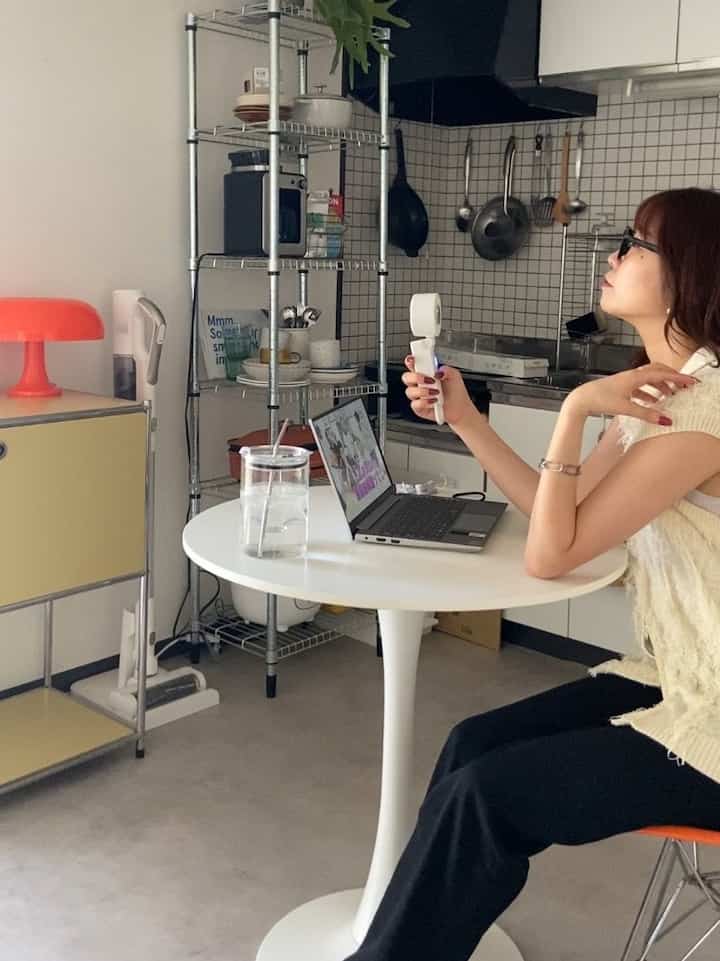 台風なのに出社😡🌪️
皆様おつかれさまです

#midcentury #midcenturymodern 
#ikea #1dk#ひとり暮らし#キッチン
 #インテリア #リビング #生活感のある暮らし 
#ミッドセンチュリー #ミッドセンチュリーモダン
#在宅勤務 #韓国インテリア#北欧インテリア#marketb
#2026Ohouse新生活