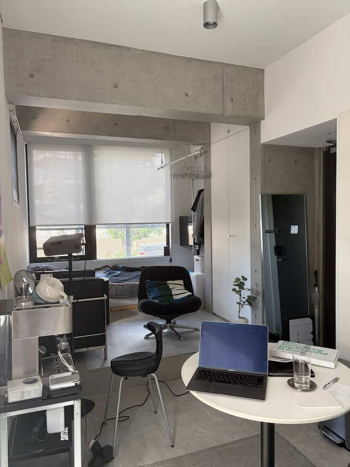 Saat cuaca bagus, bahkan ruangan yang menghadap utara pun mendapat sinar matahari, yang sangat bagus.

#OneRoom #インテリア #interior #ワンルームインテリア #一人暮らしインテリア