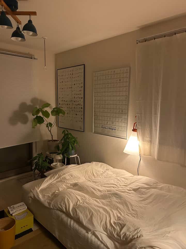 ベッド横のメーデーは大変重宝してます。
ホンマにおすすめです！

#interior #roomtour #midcentury #BauhausJapan #vintagefurniture #Artek #IKEA #lightroom #70B #sempre #Vitra 