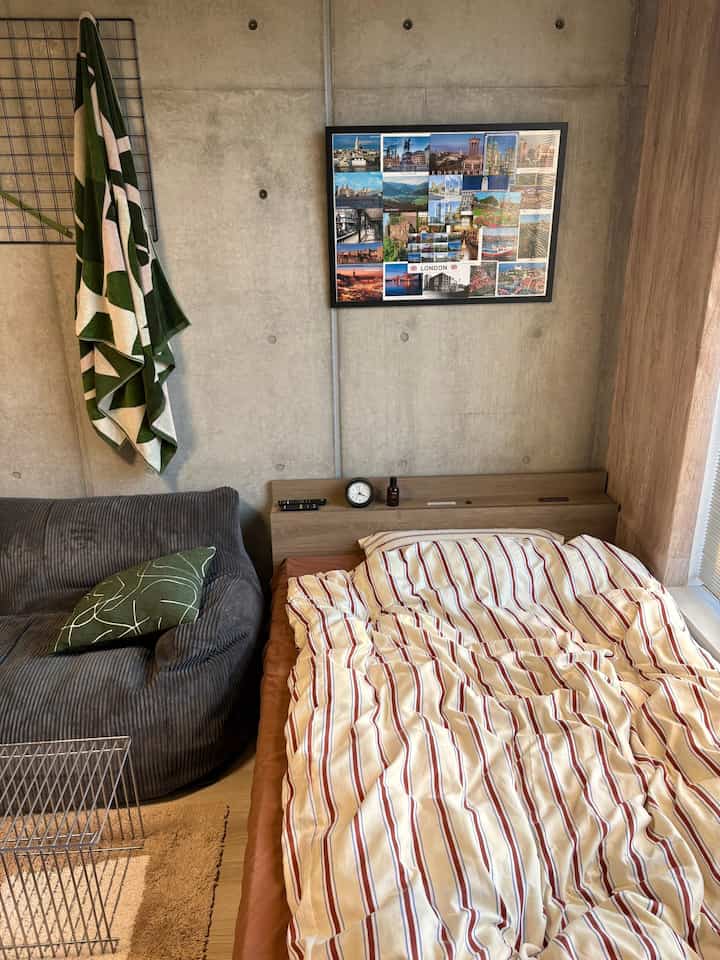 夕暮れ時のベッド周り◎
#ひとり暮らし #部屋作り #ベッド周り