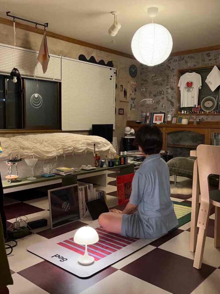 夜に間接照明つけながら可愛すぎる配色のヨガマットを敷いて癒しな時間🧘‍♀️🌃
ヨガマットが可愛いとストレッチしたくなる🧘‍♀️
#ヨガマット #マット #インテリア #間接照明 #カラフルインテリア
