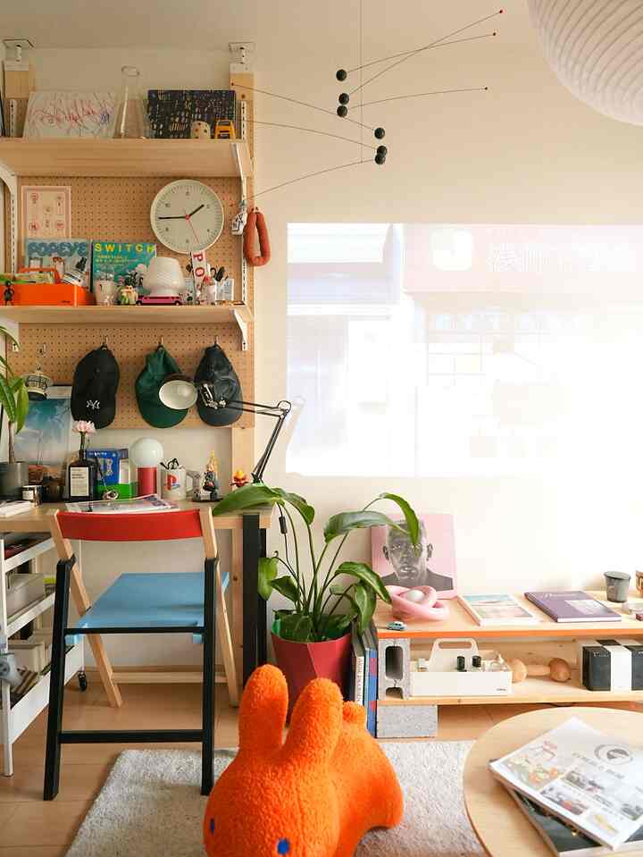 ソファから見た景色
IKEA PS 2026の折りたたみチェアが部屋にすごくマッチしてて嬉しい🪑

#IKEA #一人暮らし #賃貸