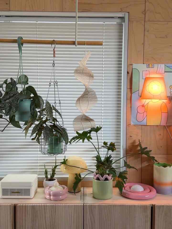 

そもそも多系統というか
いろんなインテリアの系統が好きなんですけど
韓国インテリアと海外のカラフルインテリアを
融合させようと決めていたのに
実は最近和っぽいアイテムも気になりだして
本当困ってるけど意外とあってる！？
どうでしょうか🥹？


#カラフルインテリア　#韓国インテリア　#海外インテリア　#ミッドセンチュリー　#ジャパンディ　#和　