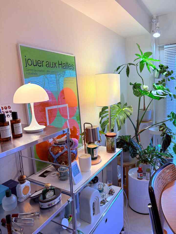 LDK Display ▶︎
For the LDK display, I've used an entire wall to display everything I love.
The lights, art, and shelves are all my favorites.

#midcentury
#midcentury
#midcenturyinterior
#midcenturymodern