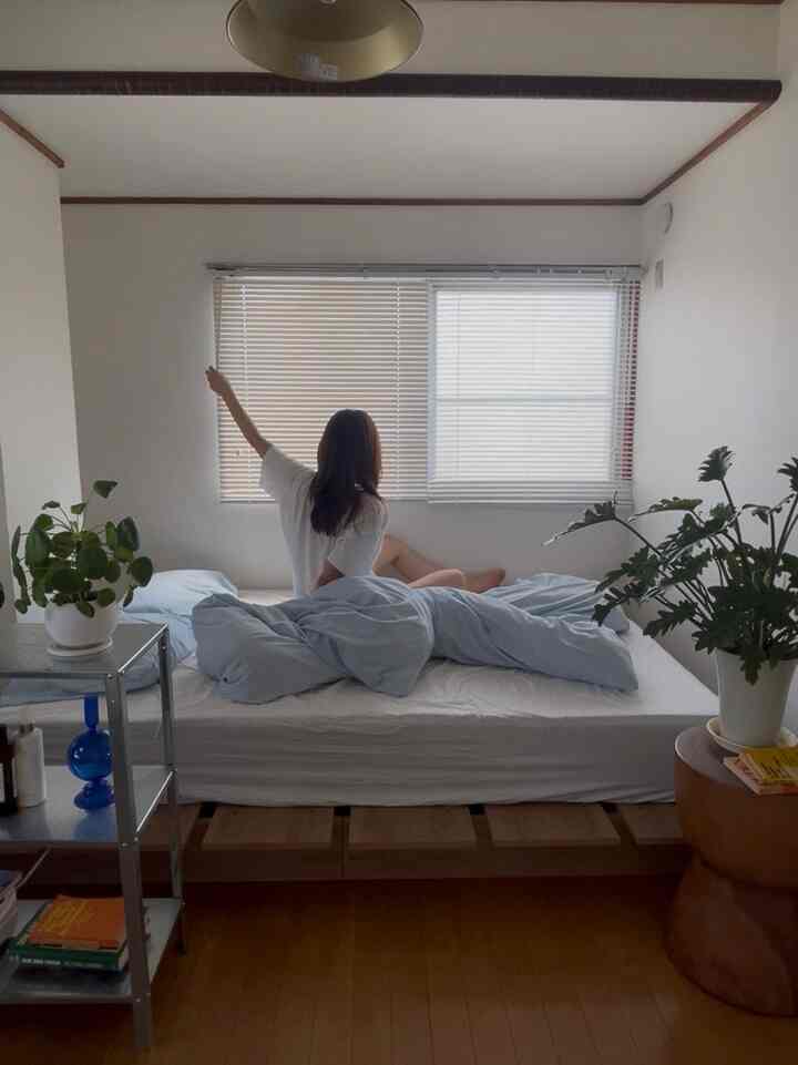 ブルーボックスのマットレスにしてから安眠すぎる😴

#midcentury #midcenturymodern 
#ikea #1dk#ひとり暮らし#キッチン
 #インテリア #リビング #生活感のある暮らし 
#ミッドセンチュリー #ミッドセンチュリーモダン
#在宅勤務 #韓国インテリア#北欧インテリア#marketb