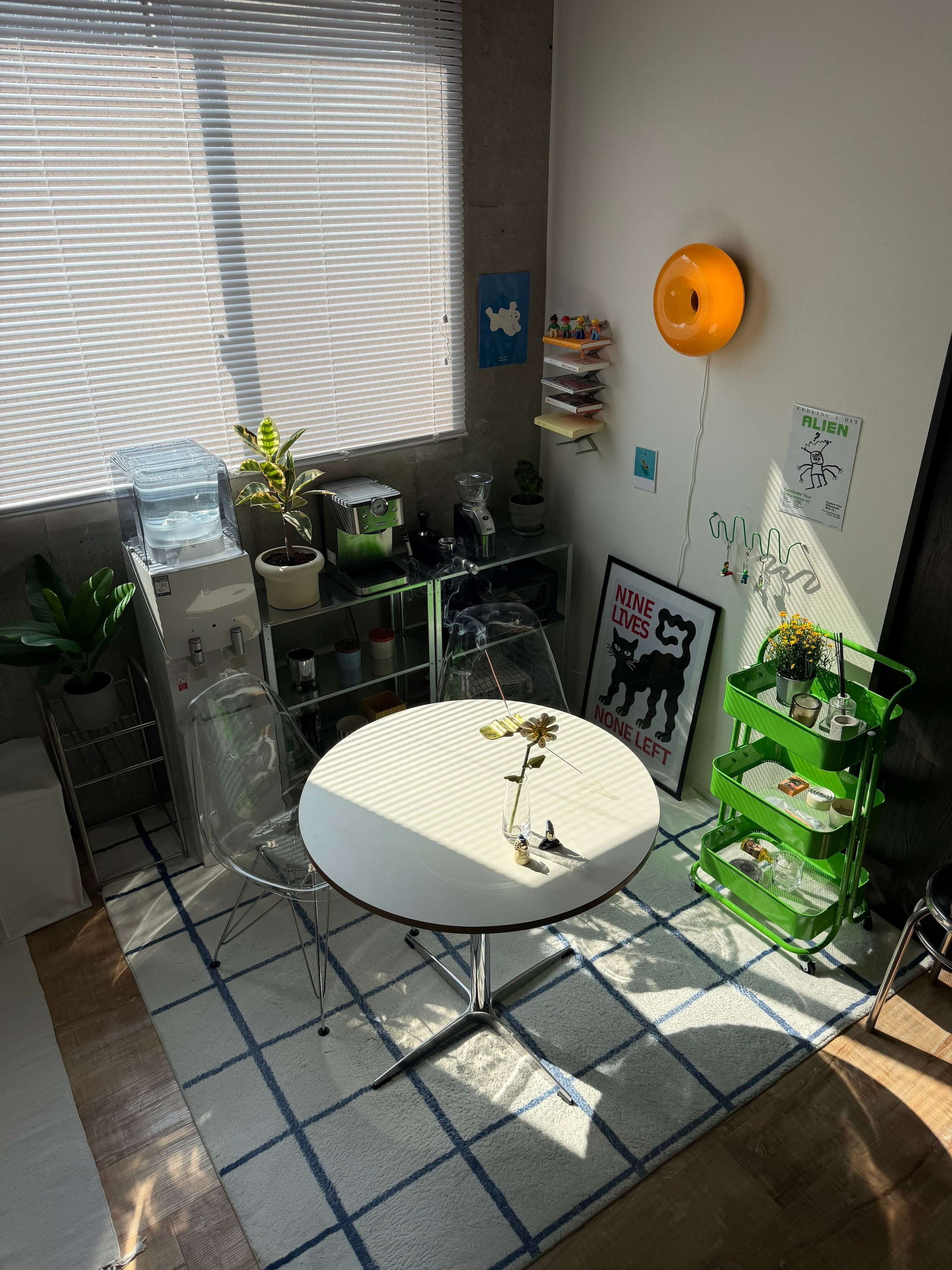 smoo カフェテーブル 円形を使ったインテリアコーディネート集 |Ohouse