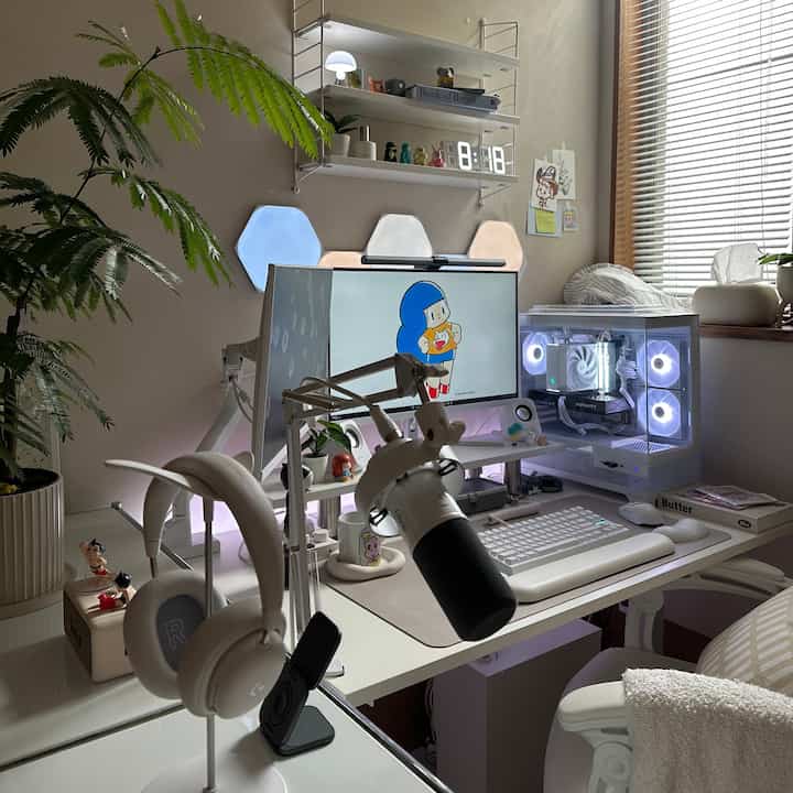 📖My work room
🎮Gaming room
White interior with Nanoleaf as an accent color

#Mamuang-chan
#interior
#gamingroom
#desktop
#whiteinterior
#Pokemon
#pokemon
#plants
#Everfresh
#ikea
#nanoleaf