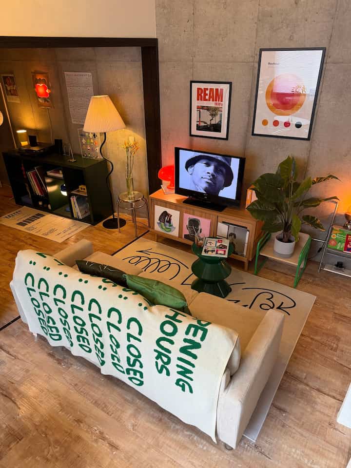 The living room has a different atmosphere now! 👏🏻

#life #暮らしの記録 #賃貸インテリア #インテリア #interior #interiordesign #room #home #homedecor #apartment