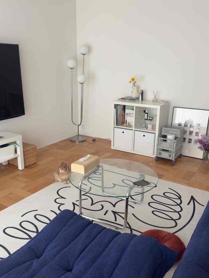 リビングはトーゴが主役🛋️
テレビボードやチェストもなるべく存在感が出ないよう選んでます💡
#韓国インテリア
#ミッドセンチュリー
#リーンロゼ
