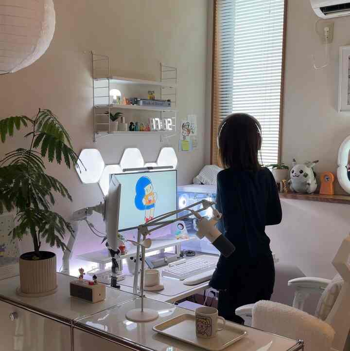 📖my work room
🎮gaming room

これぐらいの明るさが1番作業に集中できます

#マムアンちゃん
#interior
#gamingroom
#desktop
#ホワイトインテリア
#ポケモン
#pokemon
#植物
#エバーフレッシュ
#ikea
#nanoleaf