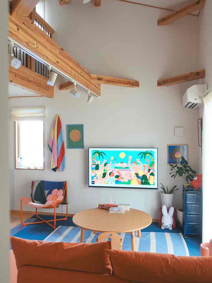 Our living room 🌈
The place where our family spends the most time is our favorite place! #リビング #マイホーム #一戸建て #カラフル #myhome #living