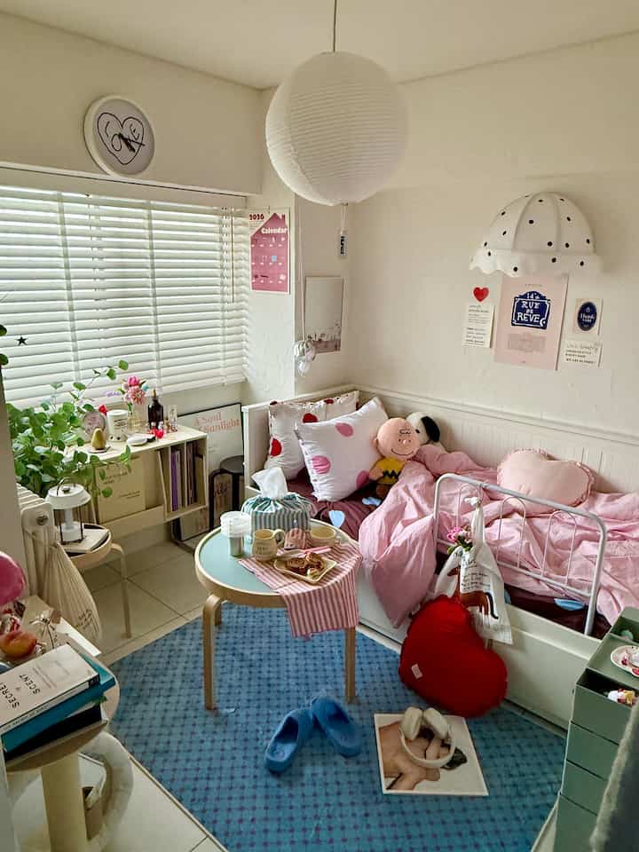 Ohouseで購入したお気に入りの寝具🤎🩷
好きすぎて結構この寝具かなりの頻度で
登場させちゃう☺️

#寝室 #ベッドルーム #寝具 #myroom #お気に入り #韓国ブランド 