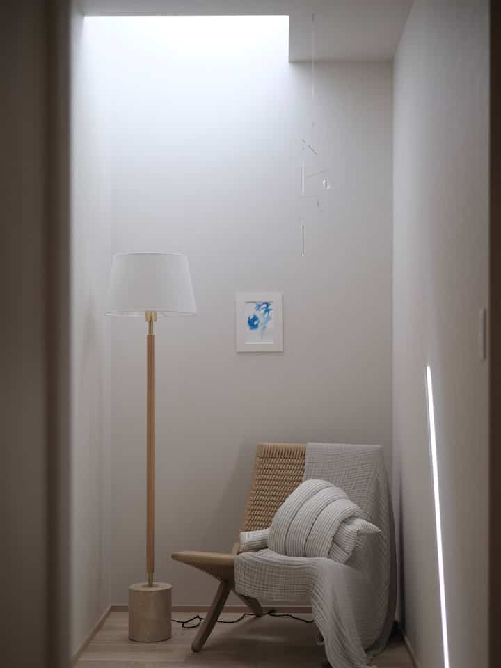 My favorite free space at the end of the hallway, with a skylight installed 🤍💙

#myhome #softminimal #japandi #cozyspace