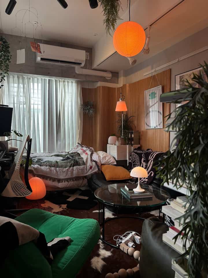The oranges and houseplants are arranged so they can be seen from anywhere 🍁

#IndirectLighting #観葉植物 #IKEA #DIY #テーブルライト