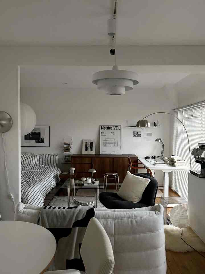 We've added some new wall-mounted lighting fixtures! 🛸

#livingroom #livingroom #北欧モダン #ミッドセンチュリーモダン #壁掛け照明