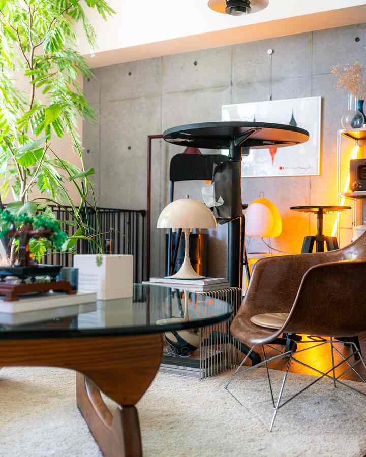 I created a comfortable living room centered around the Panthella lamp.

Since the room is based on warm colors, I chose beige for the Panthella lamp ✌️

It fits the room perfectly, and I'm very happy with it!

#livingroom
#midcentury
#midcenturymodern
#Pantella
#vitra
#IKEA
#IsamuNoguchi