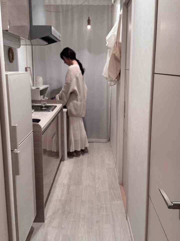 無駄に長い廊下兼キッチン
#キッチン
#1k