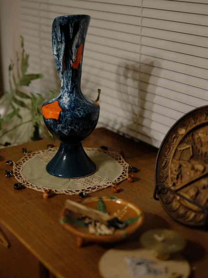 小さい陶器がたくさん付いている、コスパ抜群のクロス。メキシコヴィンテージ。
#クロス #メキシコ雑貨 #サイドボード