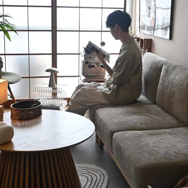 早く梅雨があけてほしいけど、家にいる時間が増えてそれはそれで楽しい。

#間接照明 #観葉植物 #一人暮らし #部屋 #賃貸 #myroom #interior #インテリア
#ベッド #ペンダントライト #ローテーブル #テレビボード #デスク #間接照明 #Ohouseshopping #Ohouse初夏準備