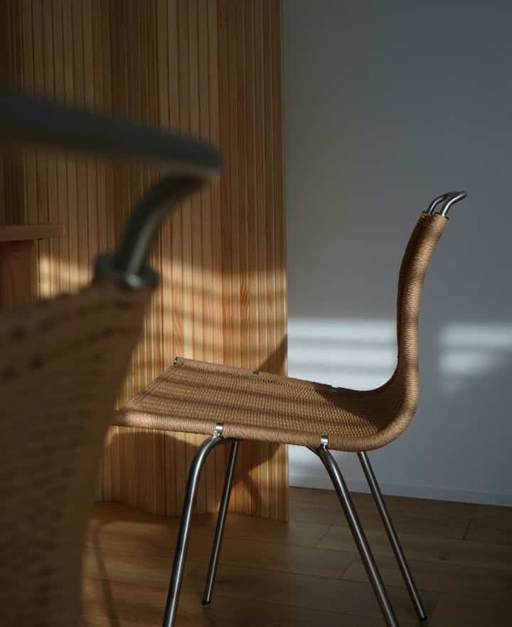 ブラインドから入る日の光がリビング全体を明るくする心地よい空間


#平屋の家
#北欧
#北欧デザイン
#interior
#pk1
#poulkjaerholm
#carlhansenandson
#artek
#alvaraalto
#scandinaviandesign