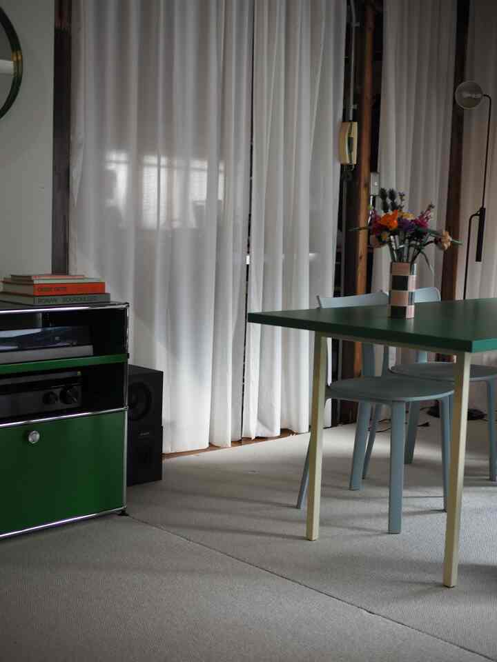 #暮らしの記録　#ポストモダン　#2人暮らし #mordernliving #mordernhome #midcentury #ジョージネルソン　#georgenelson #モジュラーシーティングソファ　#akarilamp
#ルイスポールセン #shogunlamp
#usmhaller #hay #lego #anothachoppa #シャルロットペリアン