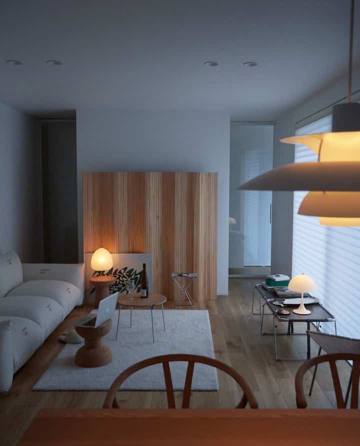 晴れて日の光が沢山入るリビングもいいですが曇った日もまた違った雰囲気がでて好きです

#平屋
#平屋の家
#北欧
#北欧デザイン
#interior
#pk1
#ch24
#ychair
#poulkjaerholm
#carlhansenandson
#artek
#alvaraalto
#scandinaviandesign