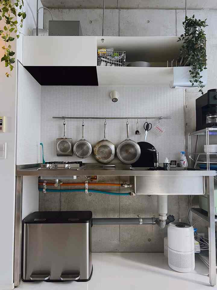 厨房を意識したキッチン👨🏻‍🍳
料理するのが楽しくなる & 生活感が出過ぎないようバランスを意識してます😌
#ステンレスキッチン