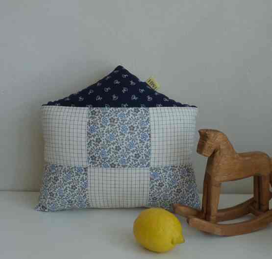 The House クッション