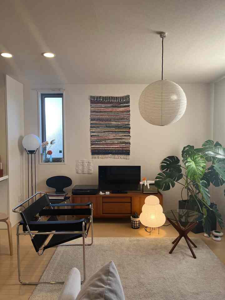 朝の光を浴びたリビング💡
#リビングインテリア
#イサムノグチakari