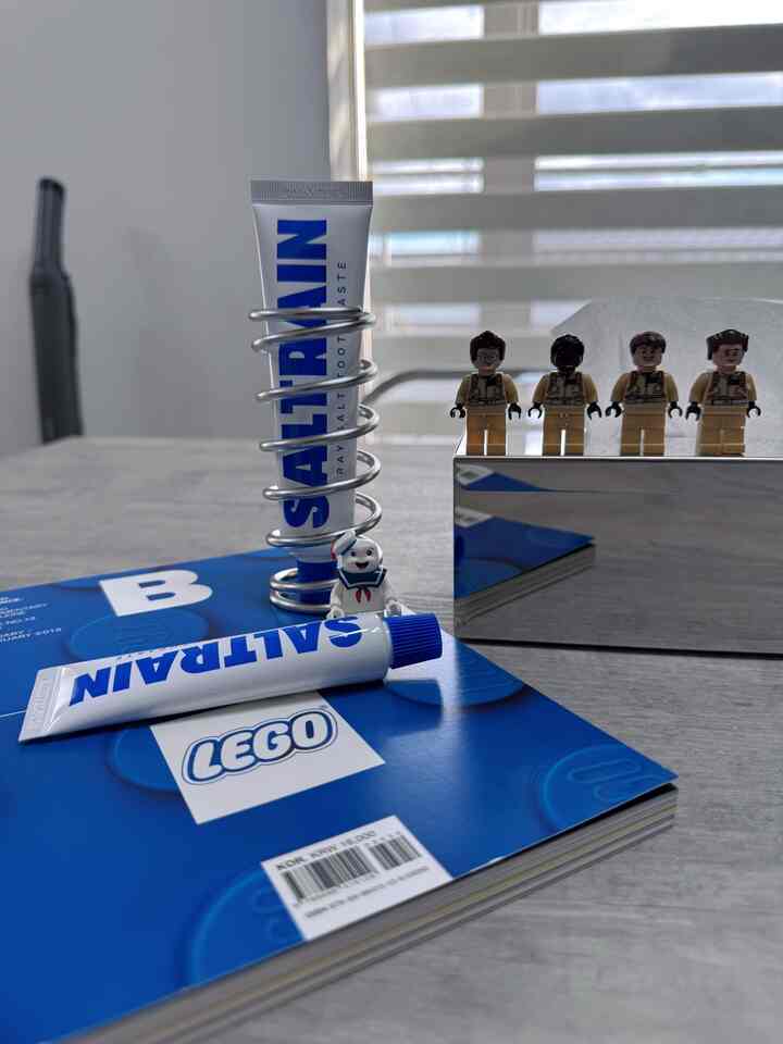 お友達からもらった歯磨き粉🪥💙
#ダイニングスペース 
#ダイニングテーブル 
#LEGO 
#ゴーストバスターズ