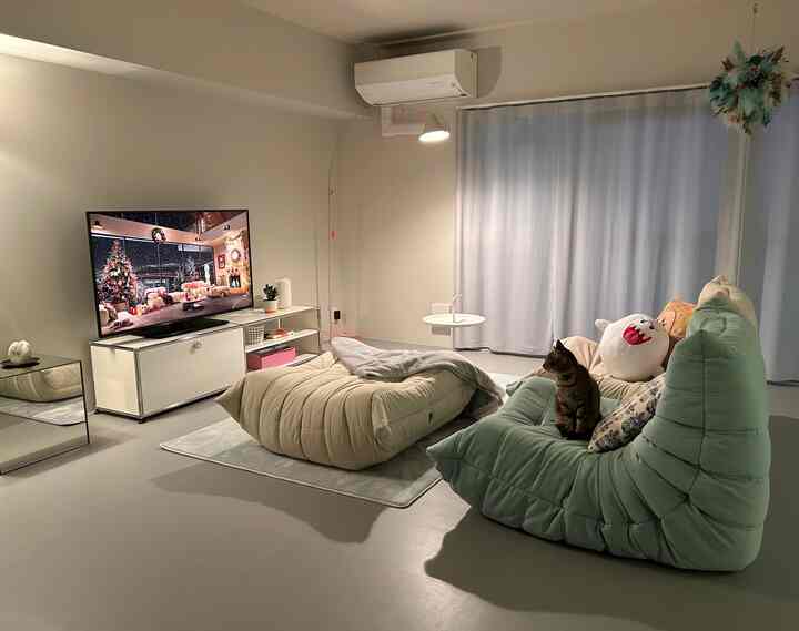 ようやくカーテンを取り付けました。

#livingroom #renovation