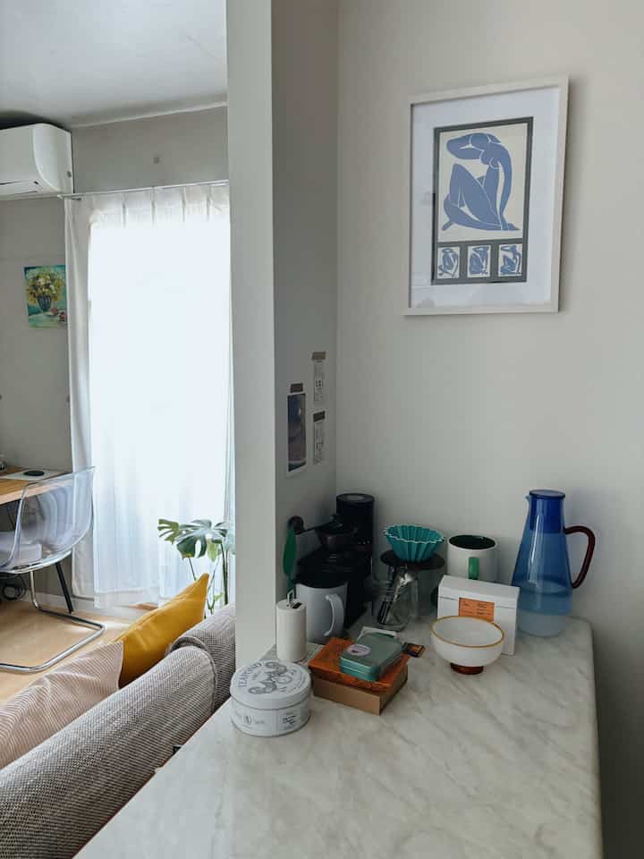 大理石風のキッチンカウンター。

#モダンインテリア #ナチュラルインテリア #キッチン家具 #キッチンカウンター #北欧スタイル #グレーキッチン #オープンキッチン #コーヒー #大理石のインテリア 