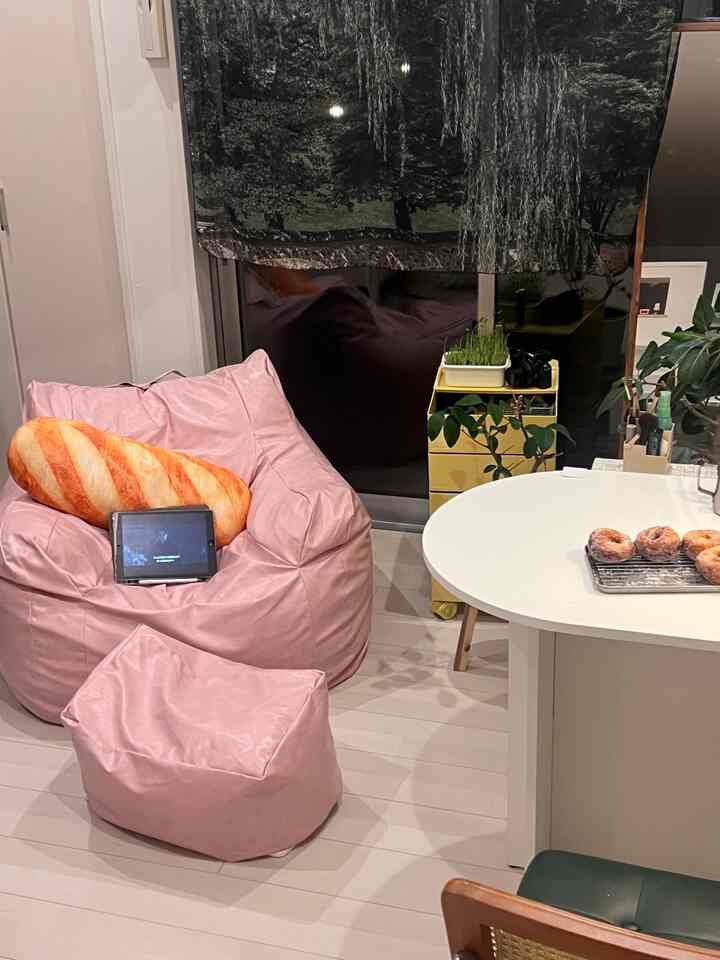 Sofa yang saya nanti-nantikan akhirnya tiba‎🤍

Bisa duduk saat ingin bersantai ternyata penting 😌
Sekarang aku tinggal di loteng, tempat tidurku berada di lantai dua, jadi aku semakin memikirkannya.

Sekarang yang harus Anda lakukan hanyalah menunggu tirainya tiba!

⁡
⁡
⁡
⁡
⁡
Saya juga memposting ide interior dan gaya hidup saya setelah pindah ke properti dengan loteng di Instagram 🤭🫶🏻▷▶ ( @mizu_room.605 )
Silakan ikuti dan tonton 🕊
 
⁡
#Properti dengan loteng
#Catatan kehidupan
#hidup sendiri
#Buatlah ruangan
#perombakan
#Interior Korea

#감성사진
#인테리어
#자취방꾸미기
#집스타그렘
#감성인테리어
