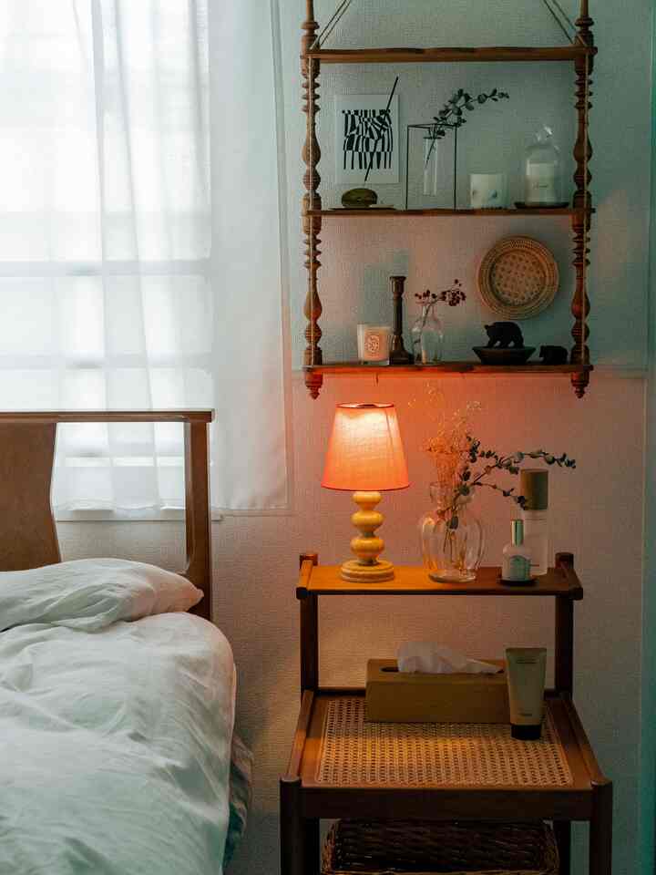 ベットルームのインテリアを少し変更してみました。 #ビンテージ家具 #ナチュラルインテリア #北欧インテリア #チーク材 #ベッド #間接照明 #照明 
