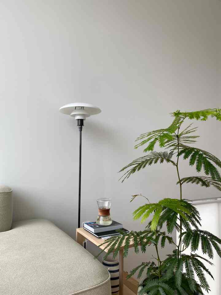 砂時計のように水滴が落ちて
木部から香りが広がります
ガラスとホワイトオークの組み合わせ

#ディフューザー
#アワーグラスディフューザー