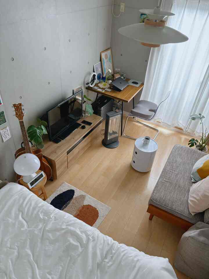 上から見たお部屋の全体像。

#モダンナチュラル #ナチュラルインテリア #ウッド系 #一人暮らし部屋 #低反発座椅子 #グレーインテリア #ラグインテリア 