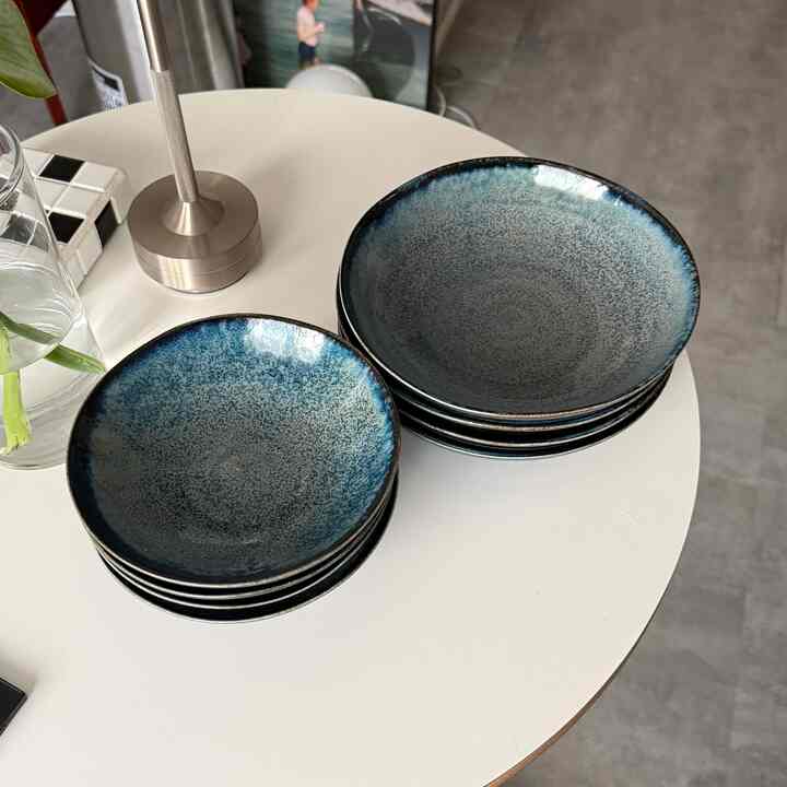 What did you buy for this year's hometown tax donation?

Food items like meat and fish are standard, but I prefer something that lasts.

So this time I bought plates.

Each plate is exquisitely different, and there are four plates of each size, so they're great for sharing with friends.

#Plates #キッチン用品 #キッチンインテリア