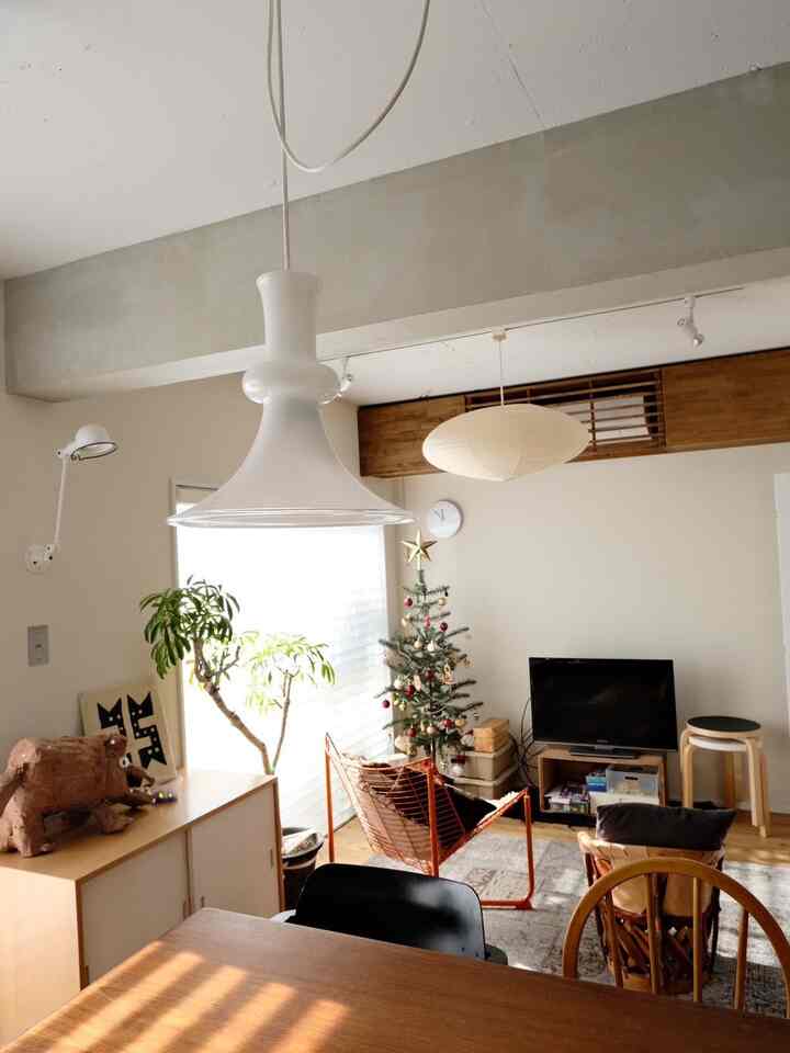 aaltoのキャビネットをテレビボードにしてたのですが、ちょっと場所を変えて。
テレビボードは代打のりんご箱🍎

#リビング #リノベーション #マンションリノベーション #北欧ヴィンテージ家具 #isamunogichi