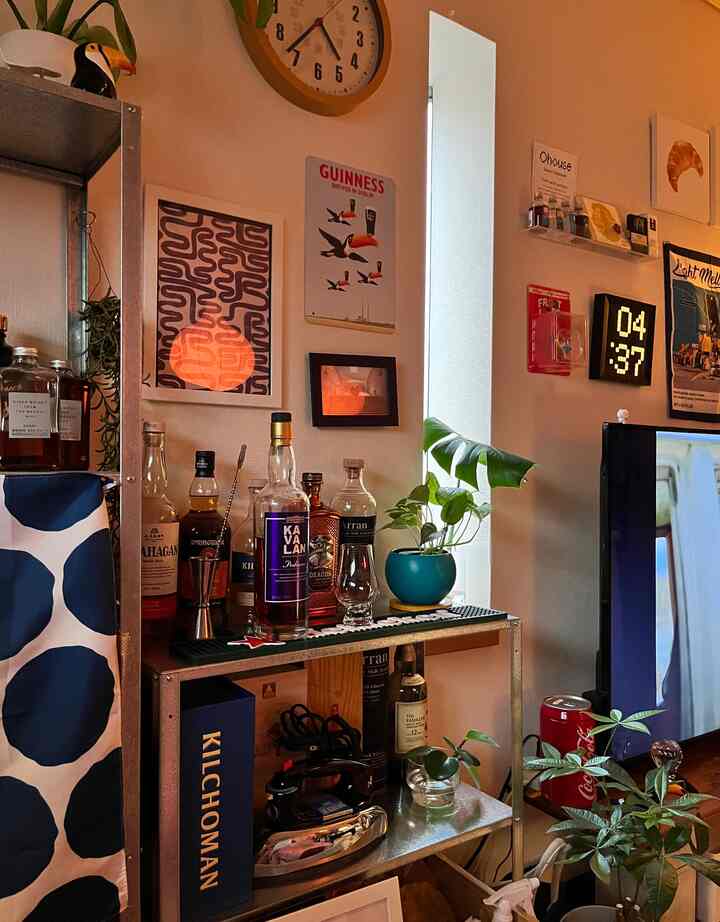 Whiskey lovers and plant lovers, come together! 🌿🥃 

The ultimate home bar is complete, with a carefully selected whiskey collection, cute greenery, and stylish miscellaneous goods! 

#interiordesign #myroom #livingwithplants #cozyvibes #apartmentdecor #homeinspo #interiorinspo #midcenturymodern #ikea #decorideas #interiorstyling #homebar #retrointerior #vintage #whiskey 

#rental life #賃貸インテリア#interior#houseplants #雑貨 #ホームバー #ミッドセンチュリー #お酒　#ウィスキー